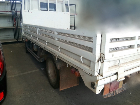 รถมิตซู 6 ล้อ ( ไม่ดั้ม )  135 แรงม้า. ปี 55  ( รถวิ่ง 9x,xxx กม. )   สนใจติดต่อ 081 - 6079515