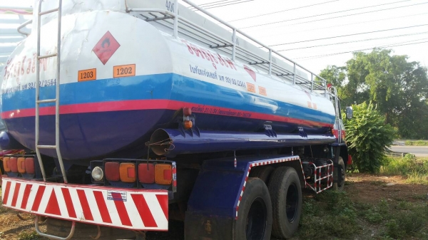ขายรถบรรทุก 10 ล้อน้ำมัน HINO FL18 บรรจุน้ำมัน 4 ห้องๆละ 4000 ลิตร 16000 ลิตร ราคา 680000