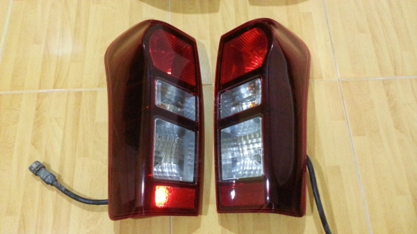 ไฟท้าย ALL NEW D-MAX ของแท้ถอดจากรถป้ายแดงหลอดและสายไฟ