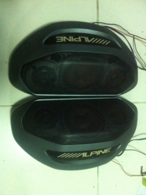 ลำโพงหมอน Alpine SBE-1330 100W. หรือ 25W.RMS มีไฟที่โลโก้ มือ2 ญี่ปุ่น