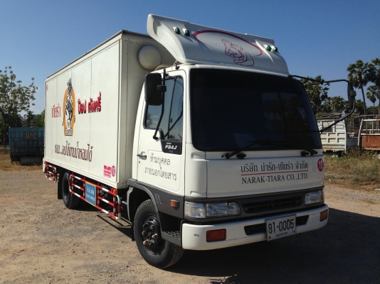 HINO FฺฺฺB4J สมอเงิน ยาว 5 เมตร เครื่อง 140 แรง ตู้ 3 บาน