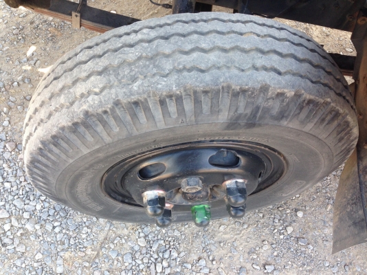 HINO FฺฺฺB4J สมอเงิน ยาว 5 เมตร เครื่อง 140 แรง ตู้ 3 บาน