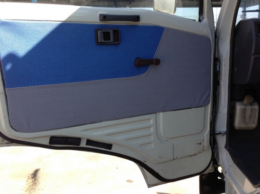 HINO FC2W เครื่อง 120 แรง ยาว 5.50 เมตร ปี 2538 รถห้าง HINO FC2W เครื่อง 120 แรง ยาว 5.50 เมตร ปี 2538 รถห้าง