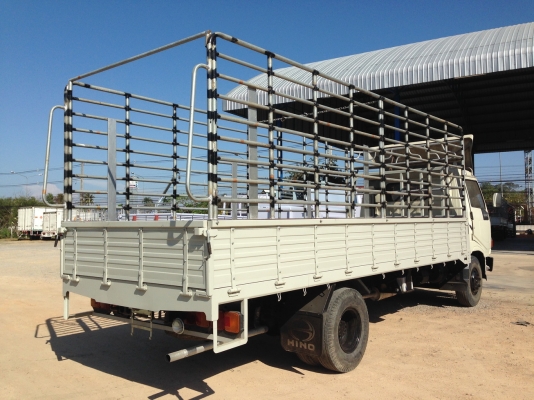 HINO FC2W เครื่อง 120 แรง ยาว 5.50 เมตร ปี 2538 รถห้าง HINO FC2W เครื่อง 120 แรง ยาว 5.50 เมตร ปี 2538 รถห้าง