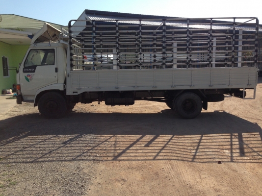 HINO FC2W เครื่อง 120 แรง ยาว 5.50 เมตร ปี 2538 รถห้าง HINO FC2W เครื่อง 120 แรง ยาว 5.50 เมตร ปี 2538 รถห้าง