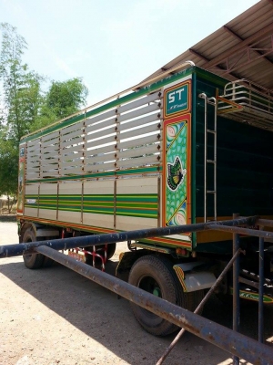 ขายลูกพ่วง2คานไม่ดัมพ์กะบะอลูมิเนียมพื้นสแตนเลส สนใจติดต่อได้ที่089-9198420