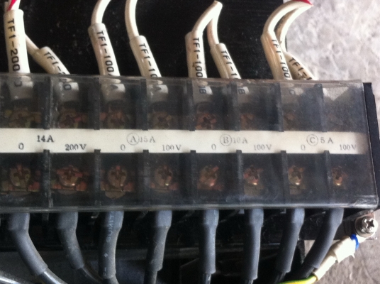 หม้อแปลงไฟจาก 200-220 V. เป็น 100-110 V. ยี่ห้อ RIVULET Iจากญี่ปุ่นขนาด 5.8 K VA.