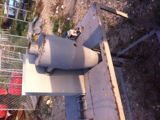 ขุดโต็ะดูดผสมงานสองขนิดเข้าด้วยกัน เป็นระบบไซโคลน มีขุดปรับแรงดันเสองตัว