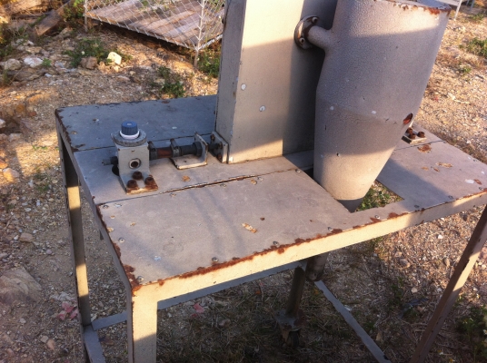 ขุดโต็ะดูดผสมงานสองขนิดเข้าด้วยกัน เป็นระบบไซโคลน มีขุดปรับแรงดันเสองตัว