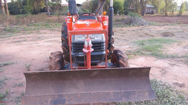 ขายรถไถคูโบต้า4508 di ใบมีดดันหน้าผาลหลังพร้อมใช้งาน