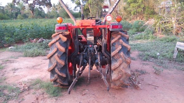 ขายรถไถคูโบต้า4508 di ใบมีดดันหน้าผาลหลังพร้อมใช้งาน