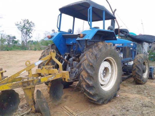 **590,000 บ.ต่อรอง///รถไถ2เพลาFORD-6640 4WD** ขาย FORD 4WD รถไถ2เพลา ยอดนิยม FORD-6640 4WD คานหน้าคาราโร่ เครื่องเดิม เกียร์เดิม เครื่องยนต์ดีเซล FORD-4สูบ 85HP เครื่องดี แรงดี แน่น เกียร์ดี ไม่หลุด ไม่หอน เกียร์ 4WD ใช้งานปกติ ไม่มีปัญหา ช่วงล่างดี แน่น