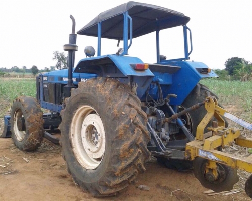 **590,000 บ.ต่อรอง///รถไถ2เพลาFORD-6640 4WD** ขาย FORD 4WD รถไถ2เพลา ยอดนิยม FORD-6640 4WD คานหน้าคาราโร่ เครื่องเดิม เกียร์เดิม เครื่องยนต์ดีเซล FORD-4สูบ 85HP เครื่องดี แรงดี แน่น เกียร์ดี ไม่หลุด ไม่หอน เกียร์ 4WD ใช้งานปกติ ไม่มีปัญหา ช่วงล่างดี แน่น