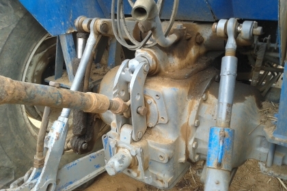 **590,000 บ.ต่อรอง///รถไถ2เพลาFORD-6640 4WD** ขาย FORD 4WD รถไถ2เพลา ยอดนิยม FORD-6640 4WD คานหน้าคาราโร่ เครื่องเดิม เกียร์เดิม เครื่องยนต์ดีเซล FORD-4สูบ 85HP เครื่องดี แรงดี แน่น เกียร์ดี ไม่หลุด ไม่หอน เกียร์ 4WD ใช้งานปกติ ไม่มีปัญหา ช่วงล่างดี แน่น