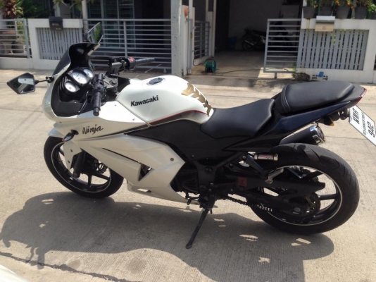 ลดสุดๆ ninja250 สีขาว ปี 2011 สภาพ ดี๊ดี เดิมๆครับ รถสวยมาดูได้เลย