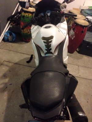 ลดสุดๆ ninja250 สีขาว ปี 2011 สภาพ ดี๊ดี เดิมๆครับ รถสวยมาดูได้เลย