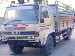 ISUZU ROCKY FSR 165 HP 6BD1 รถบรรทุกหกล้อใหญ่ กระบะเหล็กคอกเกษตรความยาว 5 เมตรสภาพดีสวยไม่มีผุพร้อมบรรทุกหนักได้เลย เครื่องยนต์ดีเดิมๆแรงดีไม่มีเยิ้ม หัวเก๋งสวยไม่มีผุภายในเก๋งคอนโซลสวยครบ พวงมาลัยธรรมดา ช่วงล่างใหญ่คัชซีสวยเนียนตลอดเส้นไม่มีบวม ยาง 9.00