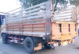 ISUZU ROCKY FSR 165 HP 6BD1 รถบรรทุกหกล้อใหญ่ กระบะเหล็กคอกเกษตรความยาว 5 เมตรสภาพดีสวยไม่มีผุพร้อมบรรทุกหนักได้เลย เครื่องยนต์ดีเดิมๆแรงดีไม่มีเยิ้ม หัวเก๋งสวยไม่มีผุภายในเก๋งคอนโซลสวยครบ พวงมาลัยธรรมดา ช่วงล่างใหญ่คัชซีสวยเนียนตลอดเส้นไม่มีบวม ยาง 9.00