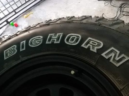 ขายยางMUD MAXXIS 285/75/16 ปลายปี11  ดอกเต็ม