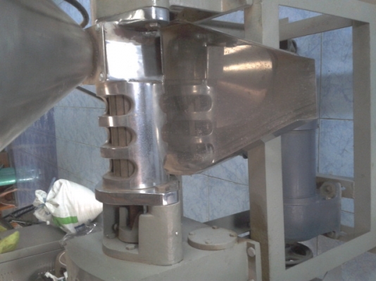 เครื่องบีบเย็น สกัดน้ำมันรำข้าว พืชทุกชนิด หั่นราคา 100,000