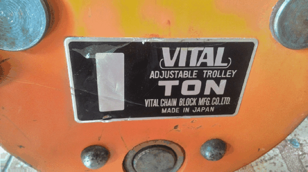 ขายรอกค้างคาว VITAL 1TON. สำหรับวิ่งบนเหล็กราง Made in japan.