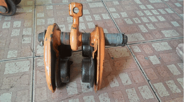 ขายรอกค้างคาว KITO 1/2TON. สำหรับวิ่งบนเหล็กราง Made in japan.