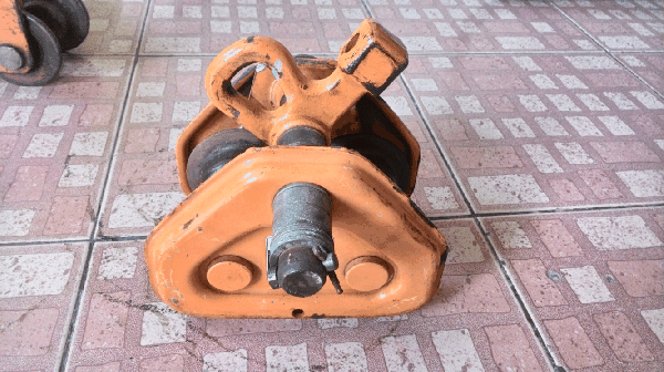 ขายรอกค้างคาว KITO 1/2TON. สำหรับวิ่งบนเหล็กราง Made in japan.