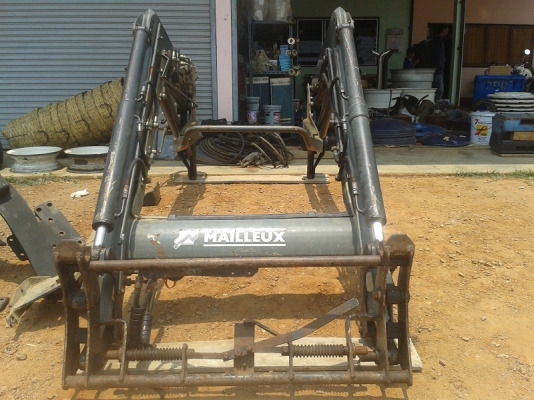 ขายแล้วขอบคุณเสี่ยคิงส์ ศรีมงคลมากครับ ชุดตักหน้ารถไถฟอร์ดMAILLEUX MX'100  ตรงรุ่น40NH/TS หรือใส่รุ่นอื่นๆได้ทุกรุ่นครับ