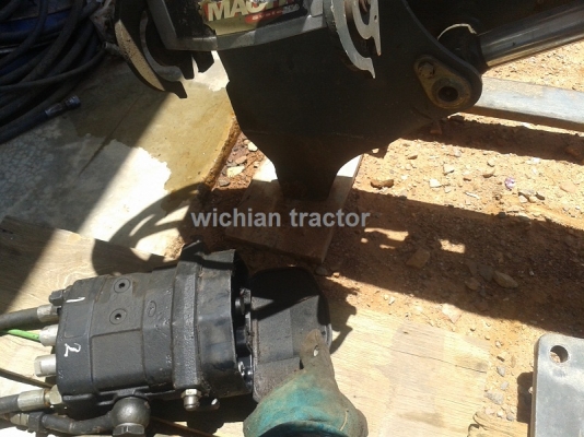 ขายแล้วขอบคุณเสี่ยคิงส์ ศรีมงคลมากครับ ชุดตักหน้ารถไถฟอร์ดMAILLEUX MX'100  ตรงรุ่น40NH/TS หรือใส่รุ่นอื่นๆได้ทุกรุ่นครับ