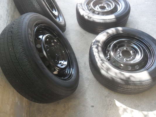 ล้อกะทะ 17นิ้ว 6รู พร้อมยาง สวยๆ 4 ล้อ ราคา 4400 บาท ล้อกะทะ 17นิ้ว 6รู พร้อมยาง สวยๆ 4 ล้อ ราคา 4400 บาท