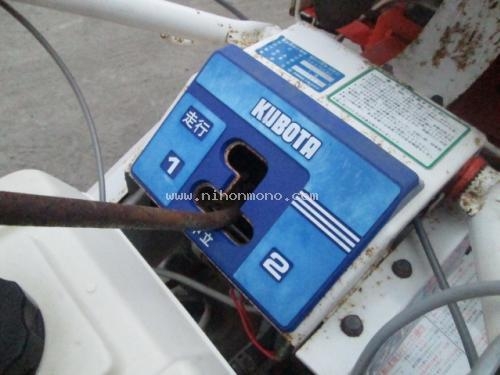 รถเกี่ยวข้าวเดินตาม KUBOTA RA30 รหัสสินค้า : 80802450 หรือเพิ่มเติมไดที่ www.nihonmono.com รถเกี่ยวข้าวเดินตาม KUBOTA RA30 รหัสสินค้า : 80802450 หรือเพิ่มเติมไดที่ www.nihonmono.com