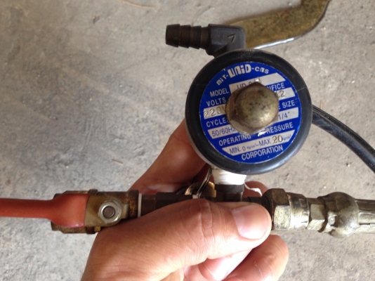 ขายเครื่องฉีดน้ำแรงดันสูง ขนาดมอเตอร์ 2HP. ไฟบ้าน พร้อมระบบควบคุมการจ่ายน้ำ และมีตัวกรองน้ำในตัว สภาพสวยมาก พร้อมใช้งาน