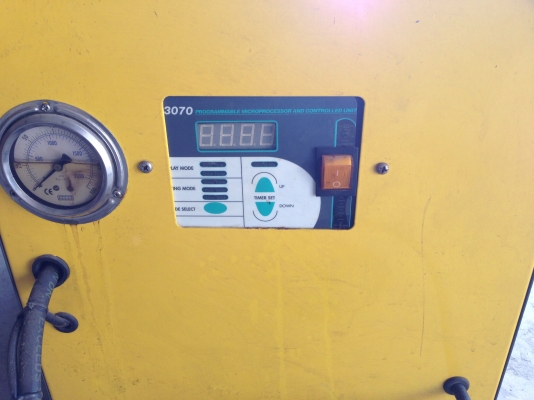 ขายเครื่องฉีดน้ำแรงดันสูง ขนาดมอเตอร์ 2HP. ไฟบ้าน พร้อมระบบควบคุมการจ่ายน้ำ และมีตัวกรองน้ำในตัว สภาพสวยมาก พร้อมใช้งาน