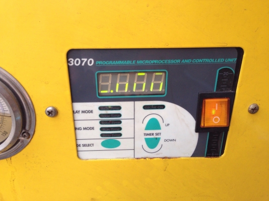 ขายเครื่องฉีดน้ำแรงดันสูง ขนาดมอเตอร์ 2HP. ไฟบ้าน พร้อมระบบควบคุมการจ่ายน้ำ และมีตัวกรองน้ำในตัว สภาพสวยมาก พร้อมใช้งาน