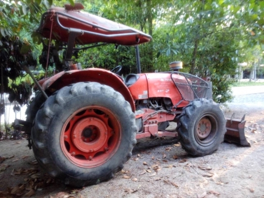 รถไถ KUBOTA 7040  ,  2 เพลา  ปี 52   สนใจติดต่อ  081 - 6079515