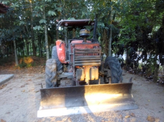 รถไถ KUBOTA 7040  ,  2 เพลา  ปี 52   สนใจติดต่อ  081 - 6079515
