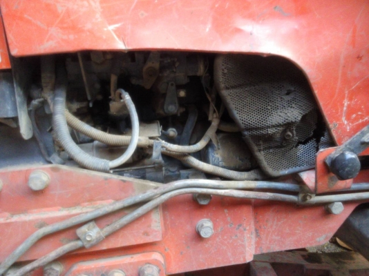 รถไถ KUBOTA 7040  ,  2 เพลา  ปี 52   สนใจติดต่อ  081 - 6079515