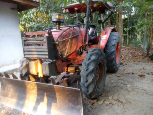 รถไถ KUBOTA 7040  ,  2 เพลา  ปี 52   สนใจติดต่อ  081 - 6079515