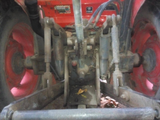 รถไถ KUBOTA 7040  ,  2 เพลา  ปี 52   สนใจติดต่อ  081 - 6079515