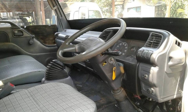 ขายISUZU NPR130แรง ยาว5เมตร เครื่องดี แคชซีสวย ยางใหม่ ภายในสวย แอร์เย็น สภาพพร้อมใช้งาน เอกสารพร้อมโอน สนใจโทร 090-8588220คุณนะ 093-3258446คุณบิว ID:narong498 หรือ www.truck.in.th/498 หรือเพจFacebook ณรงค์ ซื้อขายรถมือสอง (เว็บไซต์ส่วนตัว)