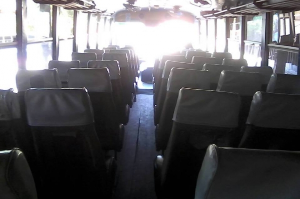 ขายรถบัส12เมตร 45ที่นั่ง เครื่อง175แรง เครื่องดี แคชซีสวย ยางดี ภายในสวย สภาพพร้อมใช้งาน เอกสารพร้อมโอน สนใจโทร 090-8588220คุณนะ 093-3258446คุณบิว ID:narong498 หรือ www.truck.in.th/498 หรือเพจFacebook ณรงค์ ซื้อขายรถมือสอง (เว็บไซต์ส่วนตัว)