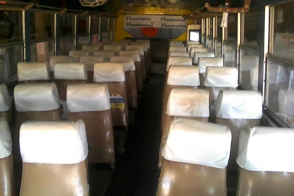 ขายรถบัส12เมตร 45ที่นั่ง เครื่อง175แรง เครื่องดี แคชซีสวย ยางดี ภายในสวย สภาพพร้อมใช้งาน เอกสารพร้อมโอน สนใจโทร 090-8588220คุณนะ 093-3258446คุณบิว ID:narong498 หรือ www.truck.in.th/498 หรือเพจFacebook ณรงค์ ซื้อขายรถมือสอง (เว็บไซต์ส่วนตัว)