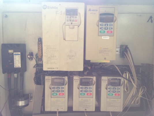 ขายตู้คอนโทรลยกตู้ มี Inverter Delta 5 ตัว / PLC mitsubishi 1 ตัว ตู้สภาพสวย ตัดจากโรงงานเลิกกิจการ ขายตู้คอนโทรลยกตู้ มี Inverter Delta 5 ตัว / PLC mitsubishi 1 ตัว ตู้สภาพสวย ตัดจากโรงงานเลิกกิจการ
