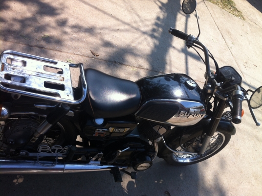 ซูซูกิk125m4สวยมากระบบไฟไช้ได้หมด สตาสมือไช้ได้ ทะเบียนเต็ม พร้อมโอน