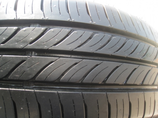 ขายยางถอดป้ายแดง dunlop enasave ec300 185/60r15 ยางผลิตสัปดาห์ที่44 ปี14 ตุ่มที่หน้ายางมีทุกเส้นครับ ขายทั้งชุด 6,900 บาทครับ สนใจติดต่อเล็กกคลองสามคร 081-3747940 ครับ