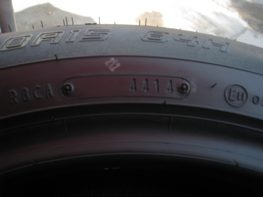 ขายยางถอดป้ายแดง dunlop enasave ec300 185/60r15 ยางผลิตสัปดาห์ที่44 ปี14 ตุ่มที่หน้ายางมีทุกเส้นครับ ขายทั้งชุด 6,900 บาทครับ สนใจติดต่อเล็กกคลองสามคร 081-3747940 ครับ