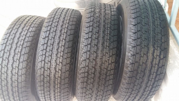 ขายล้อแม็กพร้อมยางถอดป้ายแดง pajerosport 17"x7.5" et38 6 รู 139.7 ยาง bridgestone dueler h/t 840 245/65r17 ยางผลิตสัปดาห์ที่ 27 ปี14 ตุ่มและสีหน้ายางมีทุกเส้นครับ ขายทั้งชุด 24,500 บาทครับ สนใจติดต่อเล็กคลองสามครับ 081-3747940