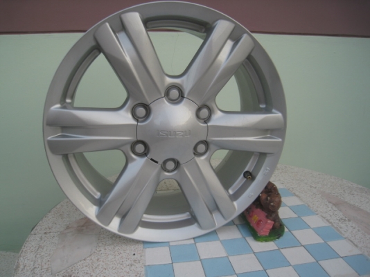 ขายล้อแม็ก Isuzu Mu-x 17"x7" et33 6รู139.7 สภาพสวยๆๆครับ ขายทั้งชุด 8,500 บาทครับ สนใจติดต่อเล็กคลองสามครับ 081-3747940