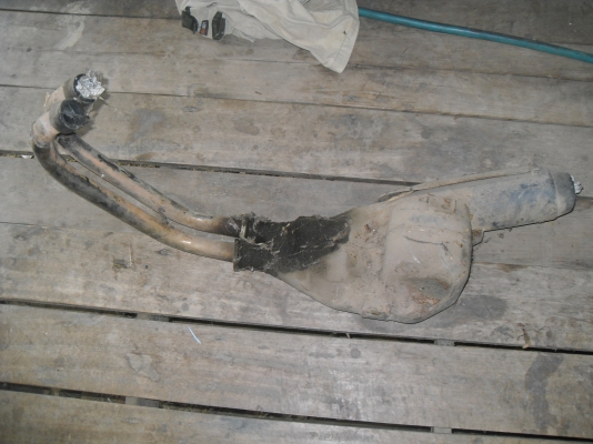 ขายท่อแท้มือสองญี่ปุ่นYAMAHA SRX 400 สภาพเดิมสวยๆครับ 2,500.- (ขายแล้วครับ)