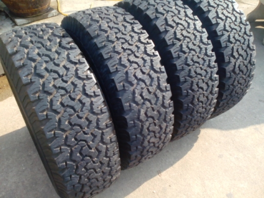 ขายยาง BF all 265/75/16ปี14 พร้อมล้อสวยๆครับ